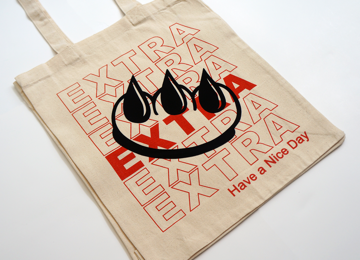 "EXTRA! EXTRA!" CLAW TOTE