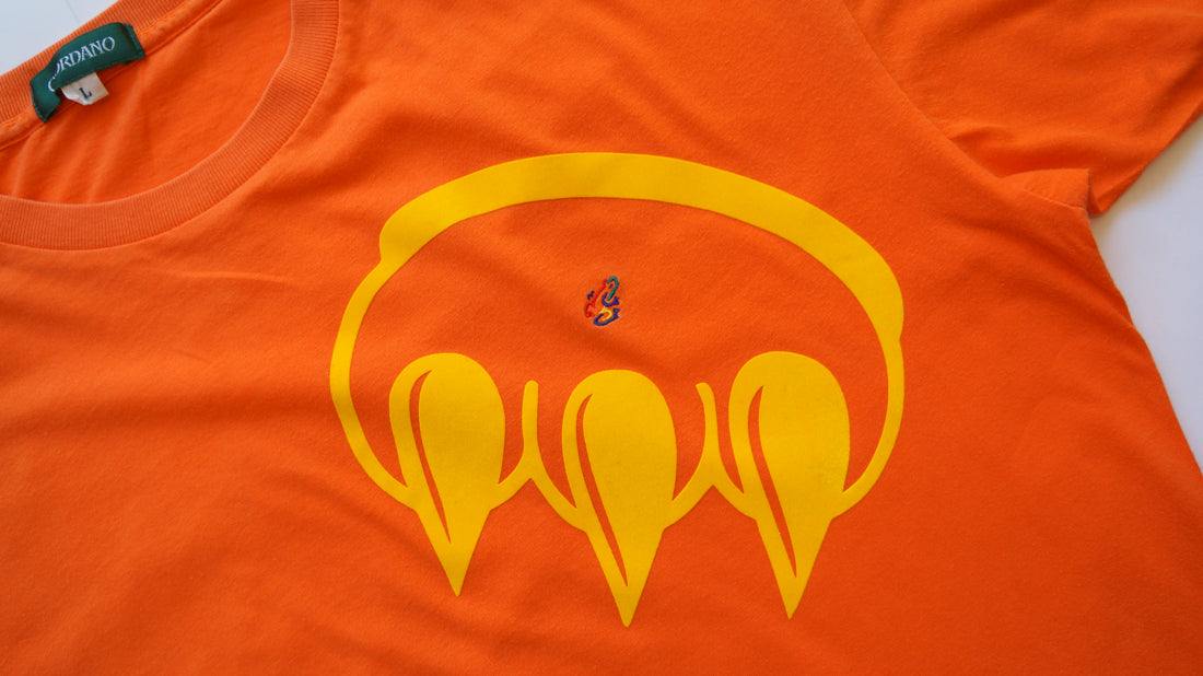 Vintage GIORDANO FLOCKED CLAW TEE