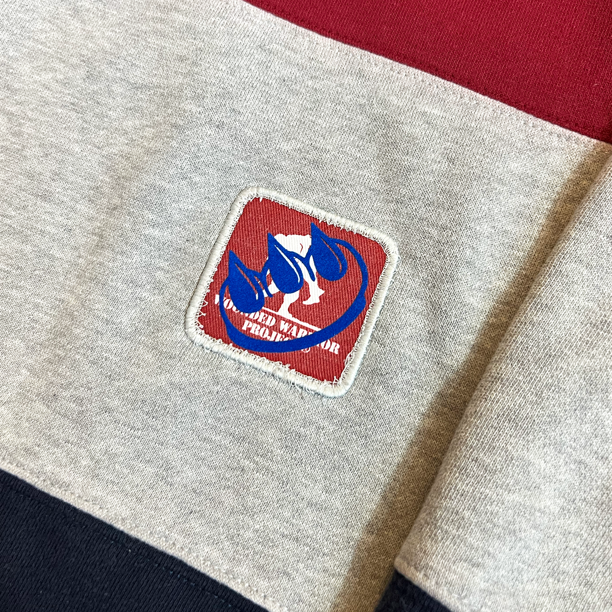 VINTAGE NAVY, GREY & RED CLAW CREWNECK