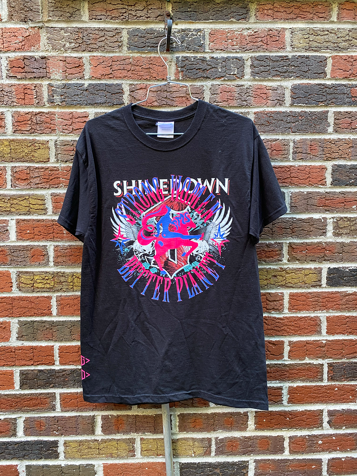 "STRONG WOMEN BETTER PLANET" TEE #17 MEDIUM