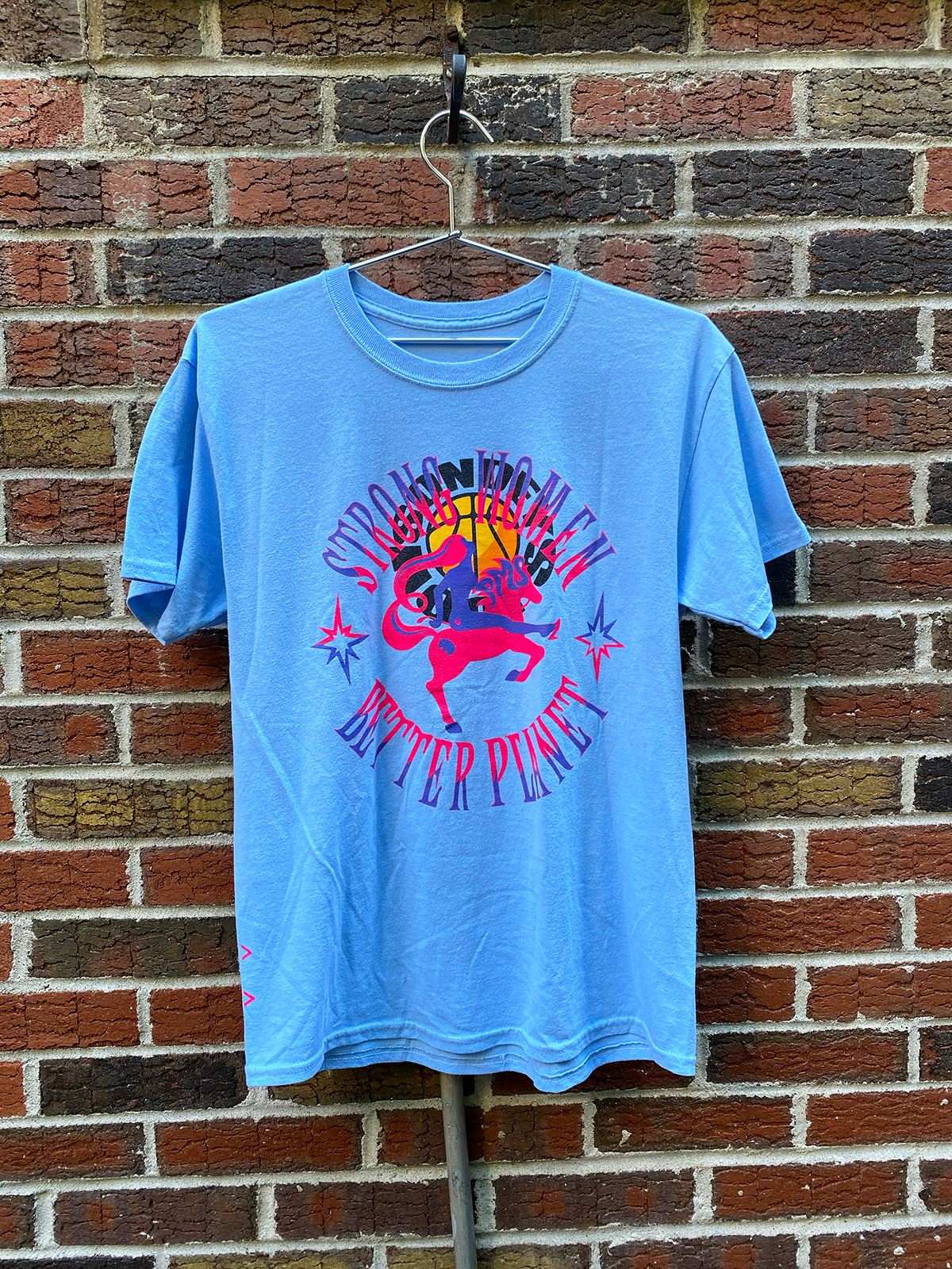 "STRONG WOMEN BETTER PLANET" TEE #24 MEDIUM