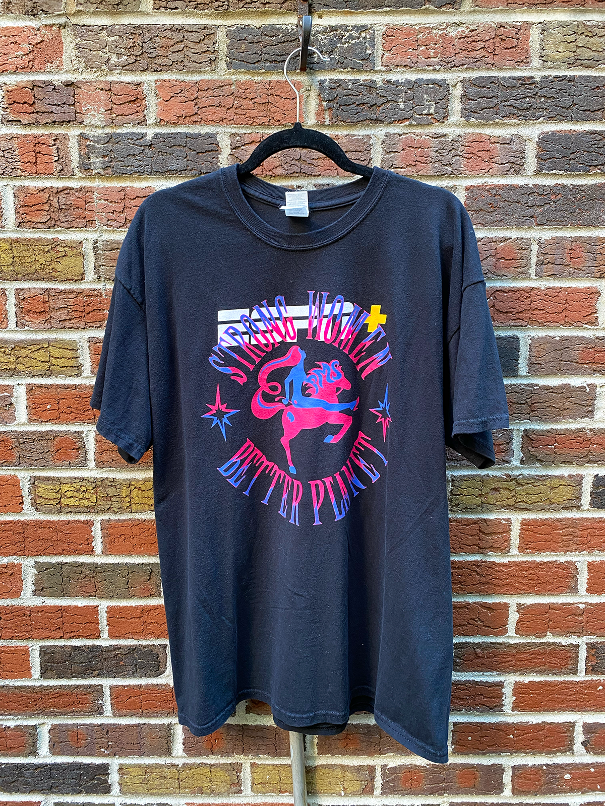 "STRONG WOMEN BETTER PLANET" TEE #32 XL