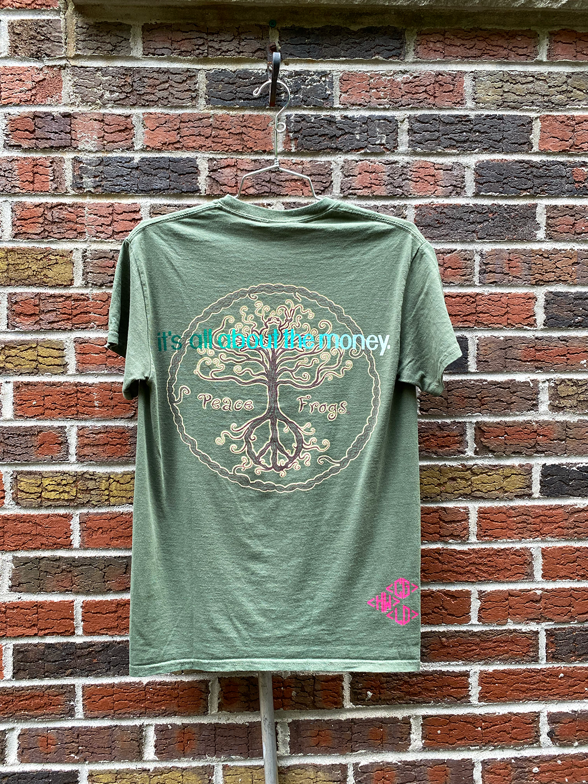 "STRONG WOMEN BETTER PLANET" TEE #38 SMALL