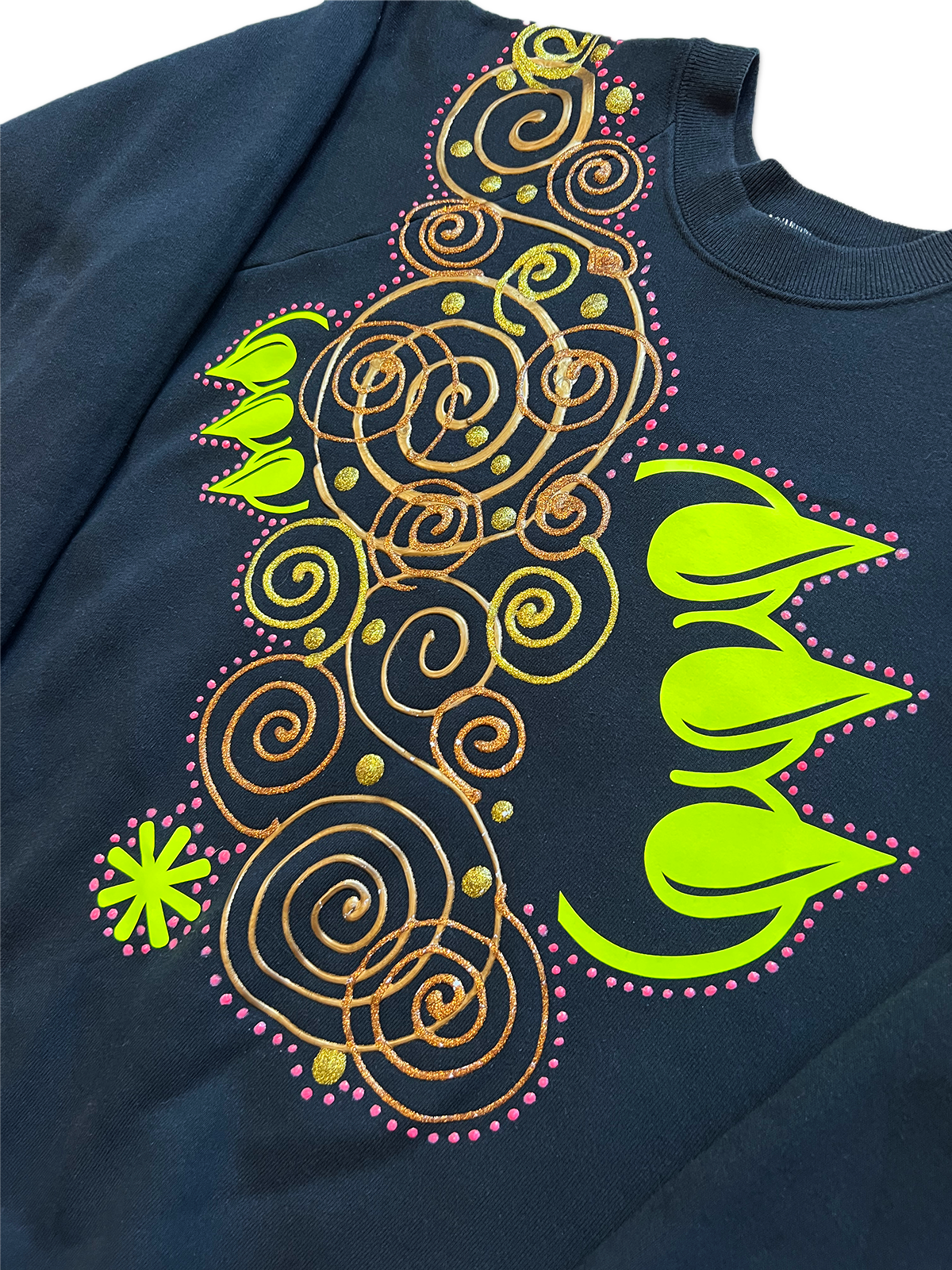 VINTAGE GOLD SWIRL CLAW CREWNECK