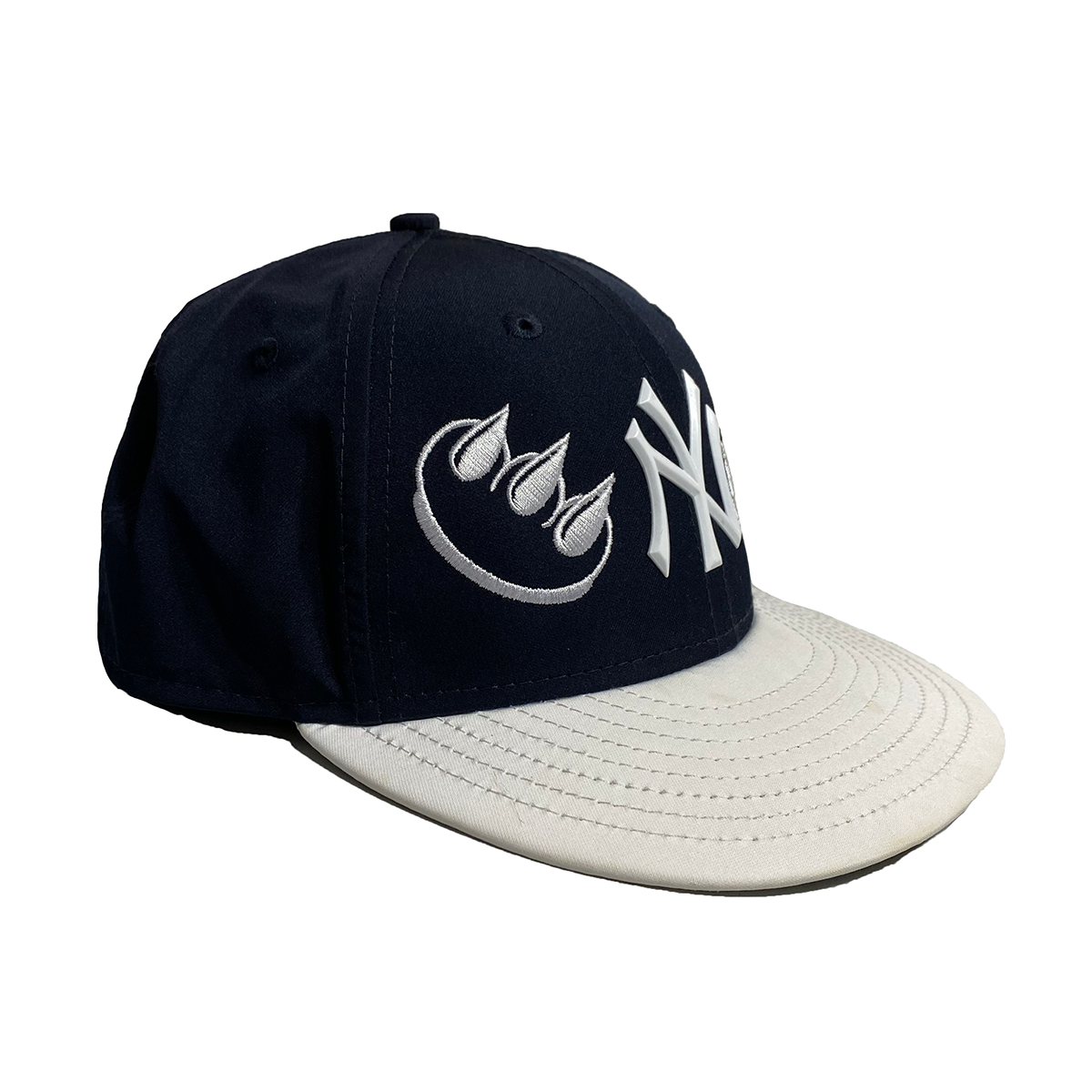 NAVY & WHITE EMBROIDERED YANKEES CLAW FITTED HAT